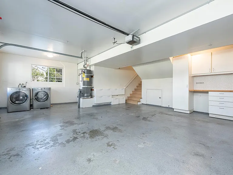 356 Meridian Dr — Photo 16