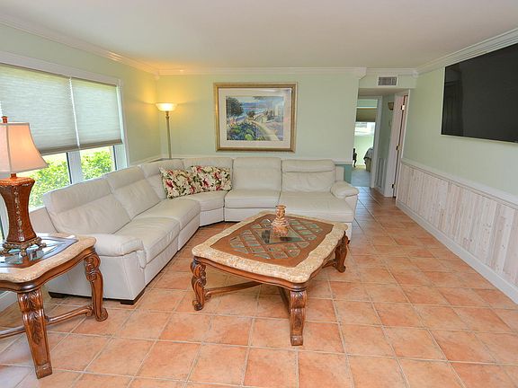 4th image of 120 Beach Ave