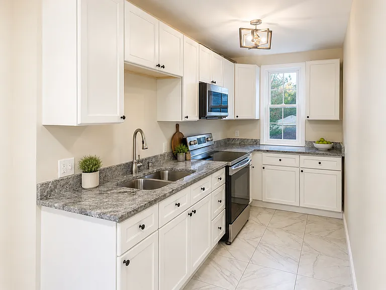 16 Fleming Ave #16 — Photo 6