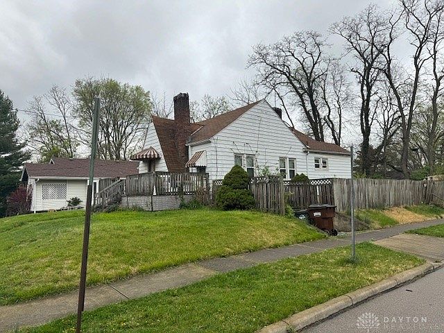 2nd image of 1832 Dallas Ave