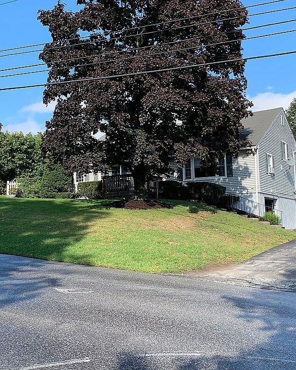2nd image of 82 Stratton Rd