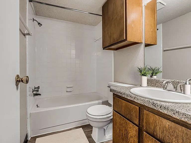 Two Bedroom B - 2 Bed / 2 Bath - 950 Sq.Ft.