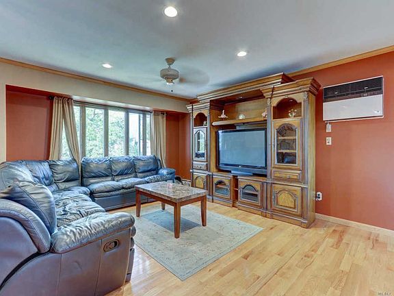 2nd image of 2617 Bryant Dr