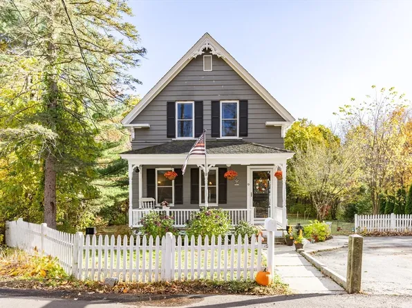 9 Wilson Ln, North Chelmsford, MA 01863