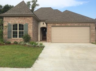 210 Golden Cypress Drive, Youngsville, LA 70592