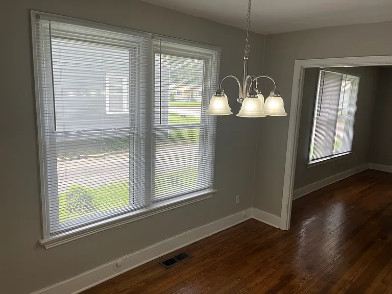 626 N Moore Rd — Photo 8