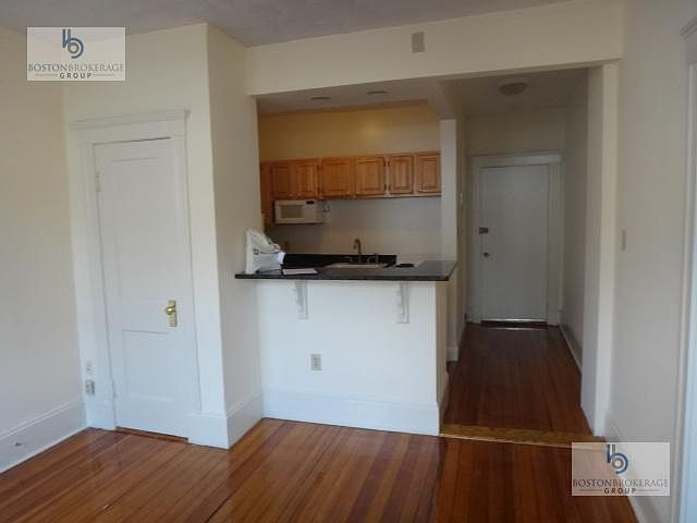 1st image of 109 Park Dr