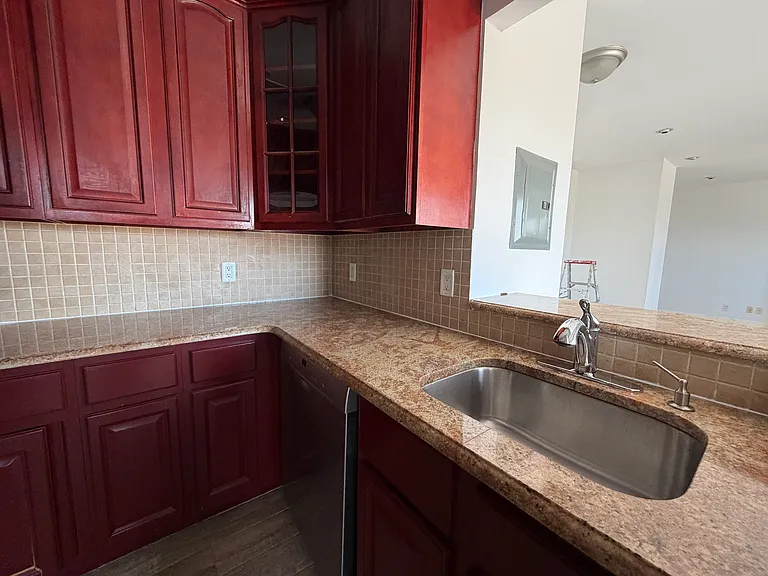 900 Lenox Rd #5F — Photo 4