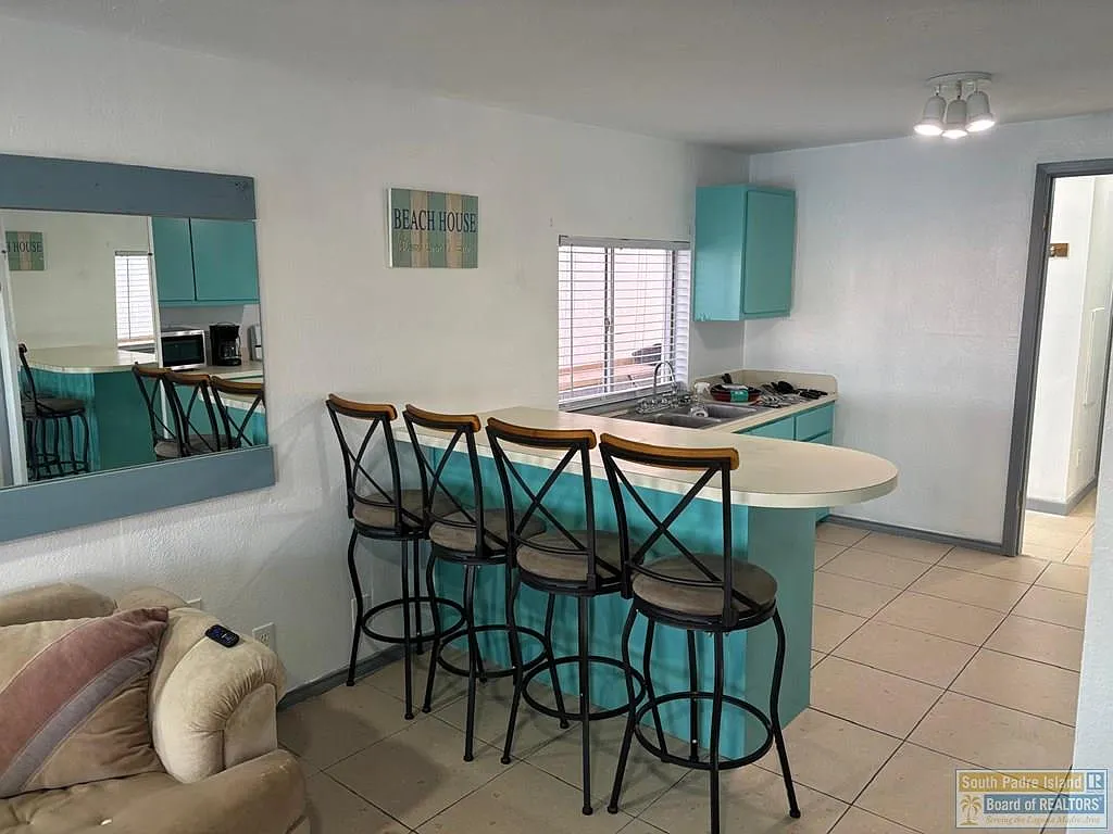 1 bed, 1.0 bath, 700 sqft, $1,800 — Photo 4
