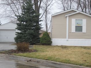 319 SE Green Park Cir, Ankeny, IA 50021
