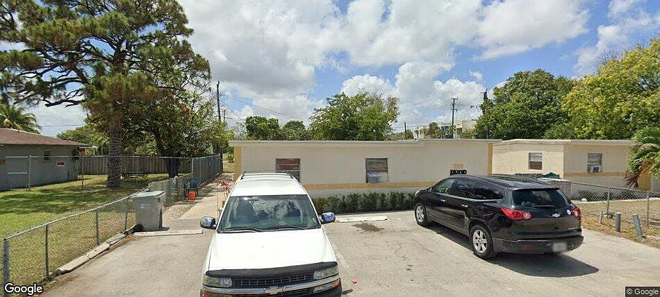 2nd image of 831 NW 17th Terrace #1-4