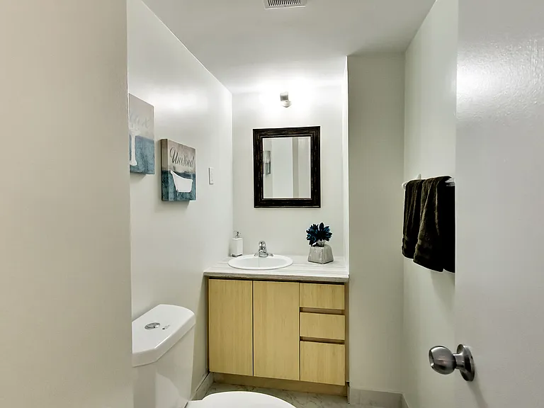 625 Roselawn Ave — Photo 72