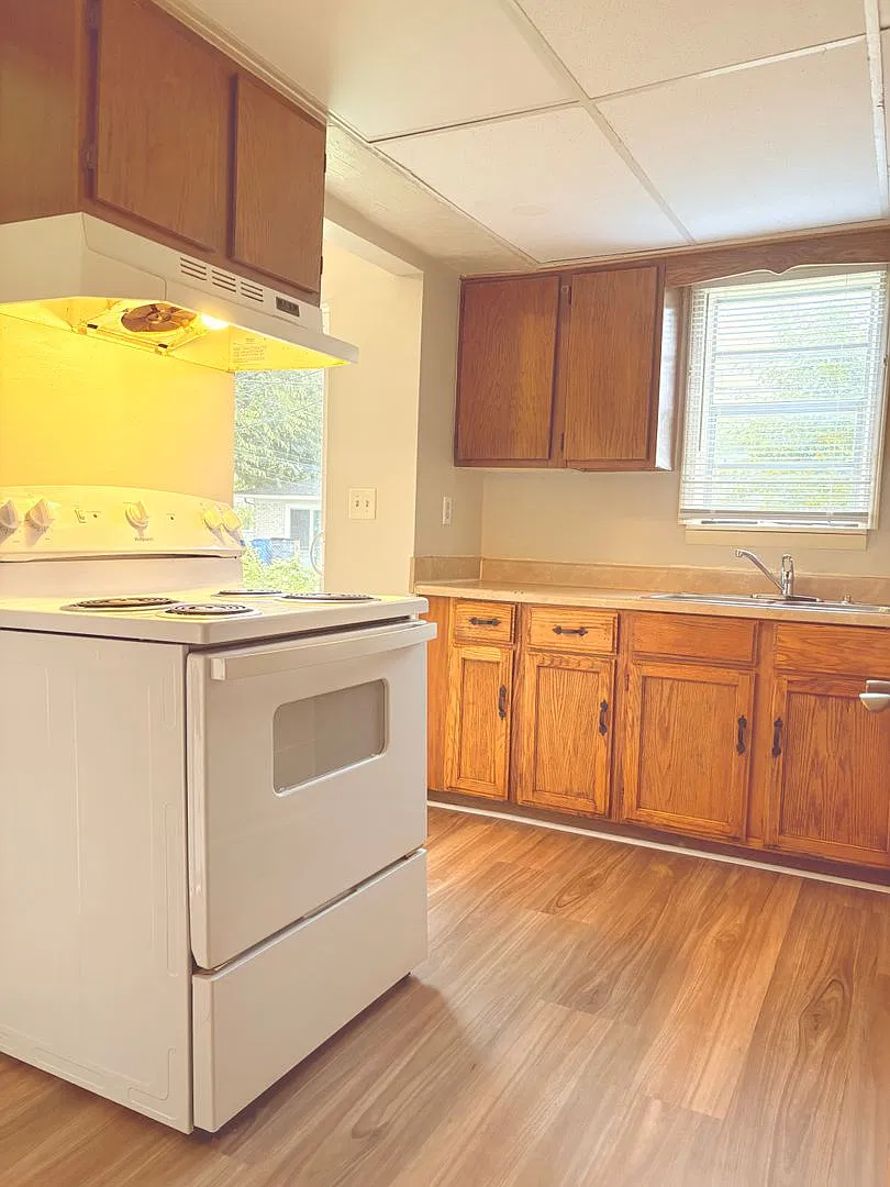 Beautiful 2BR 1BA Home w/ A/C Driveway Parking in Gahanna — Photo 4