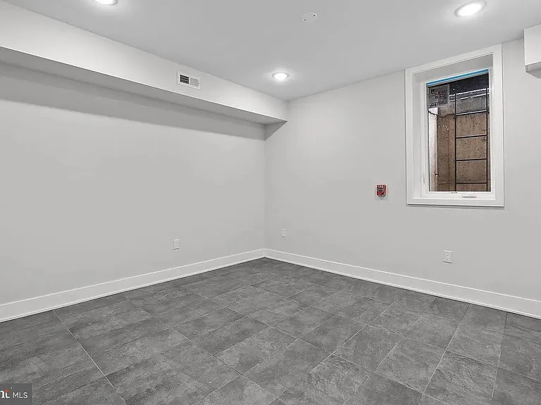 2146 N Front St #1 — Photo 7