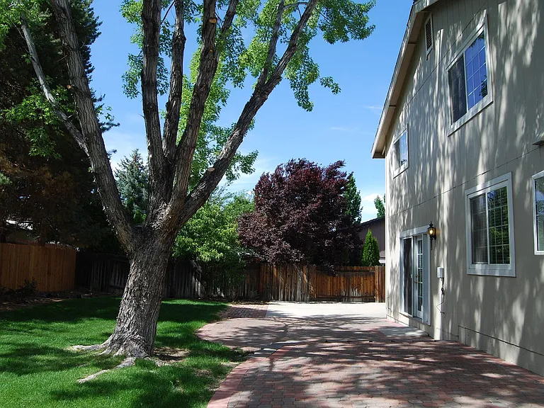 4935 Golden Springs Dr — Photo 25