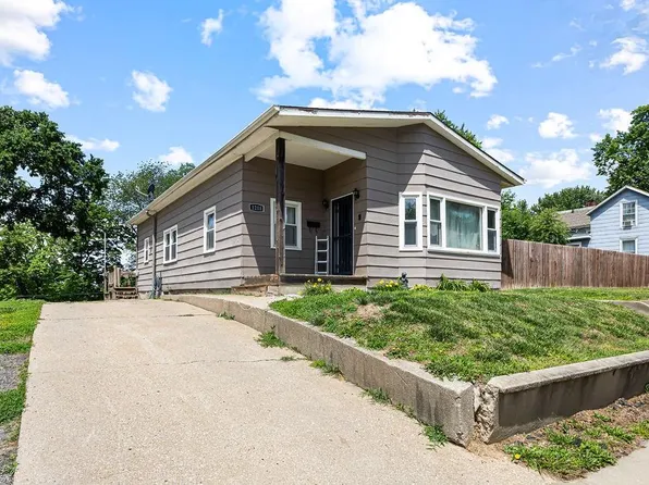 1218 N 10th St, Saint Joseph, MO 64501