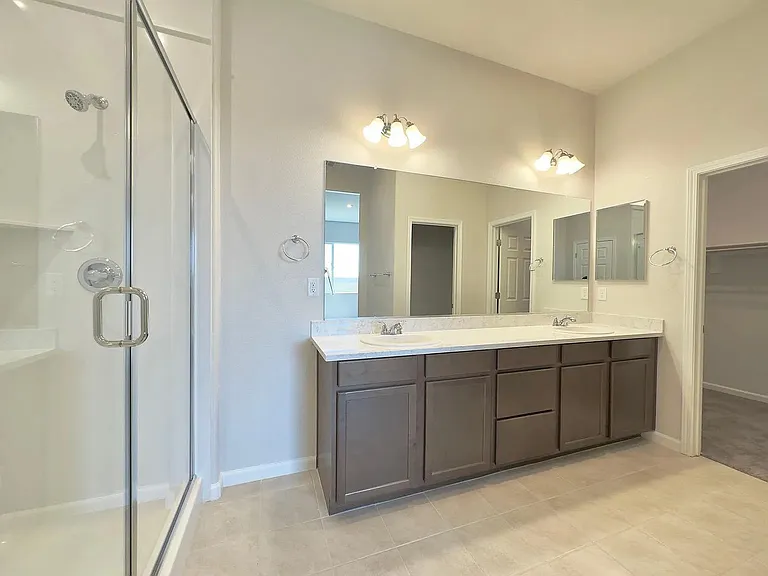 2028 Smith Dr — Photo 7