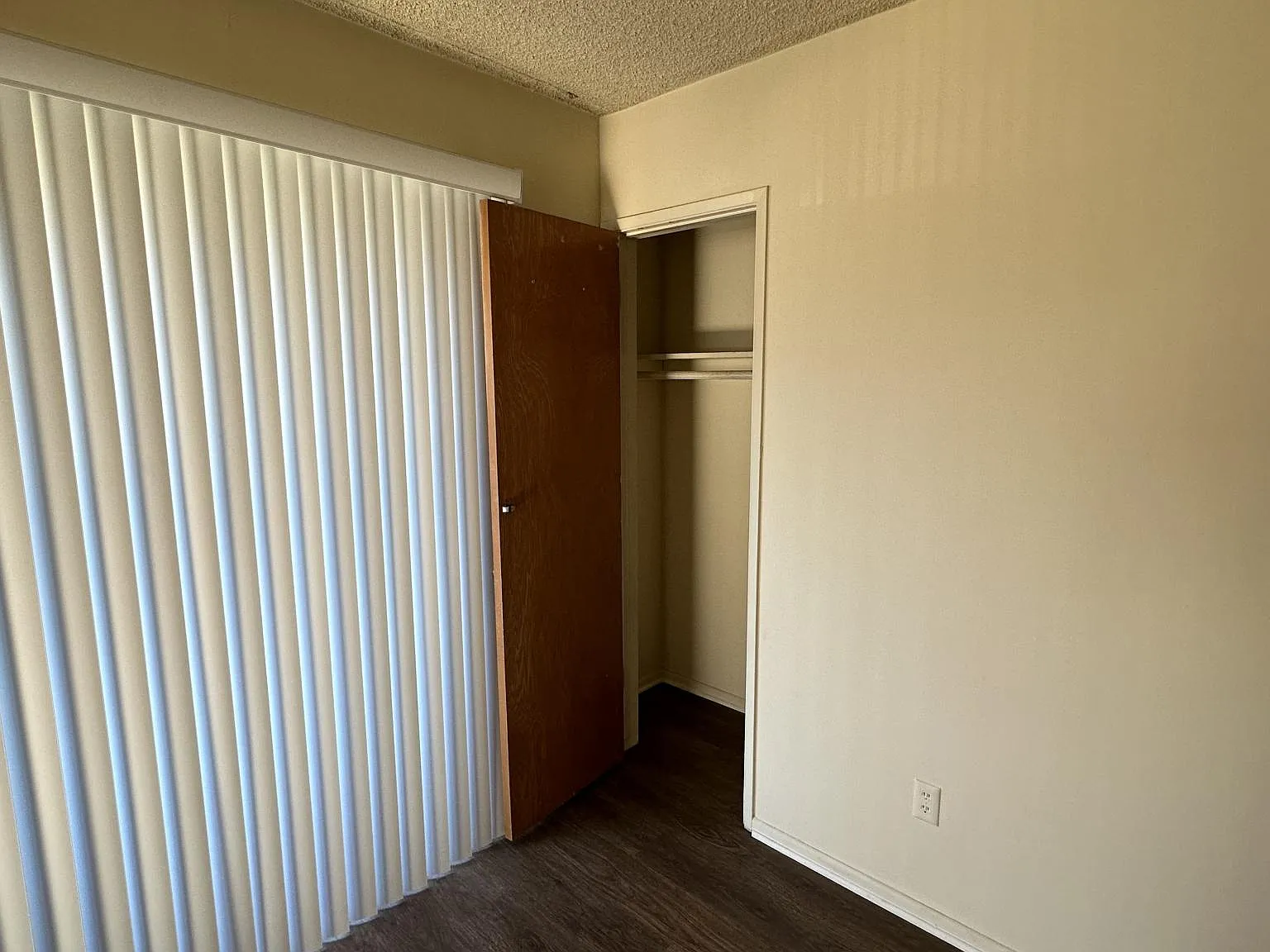 2132 Colby Ave — Photo 2