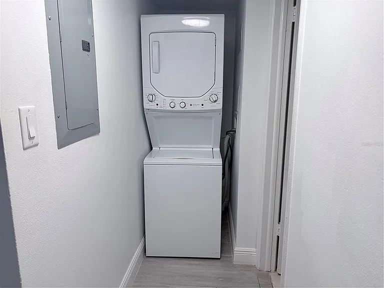 2806 Plaza Terrace Dr #2806 — Photo 10