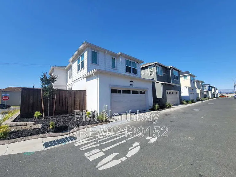 109 Clownfish St — Photo 21