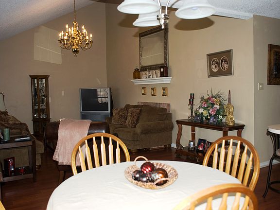 5th image of 5122 Tara Ln