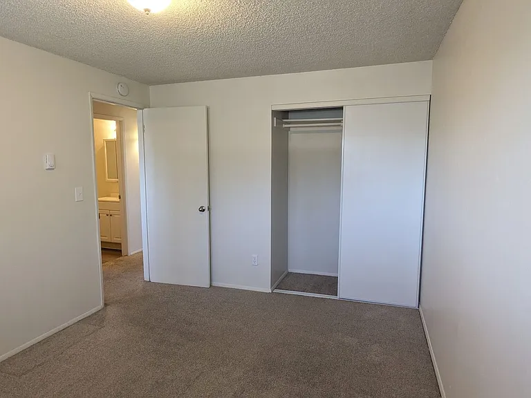 7815 NE 117th Ave — Photo 36