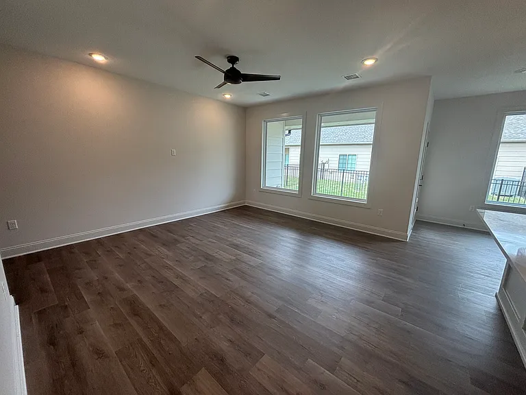127 N Sheridan Ave — Photo 3