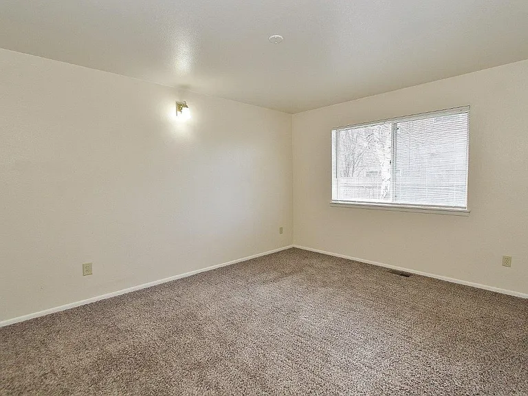 551 N Moffatt Ave #7 — Photo 18