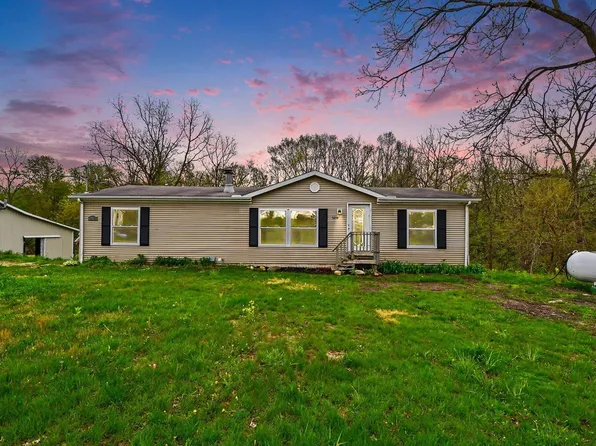 9214 S Cedar Dr, Allendale, MI 49401