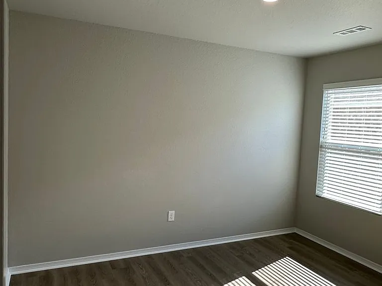 208 Sofia Dr — Photo 4