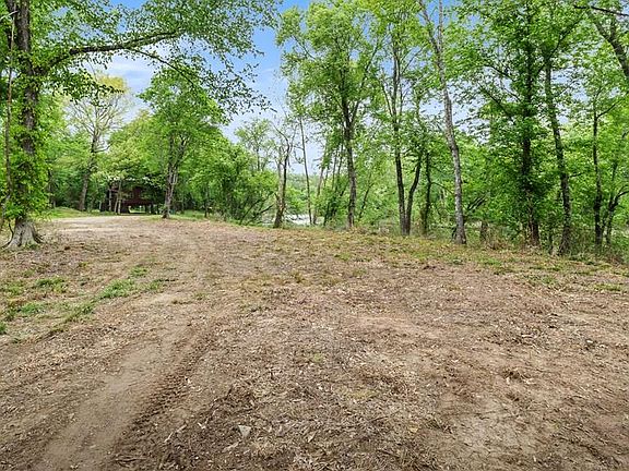 4th image of 139 Rivers Edge Ln
