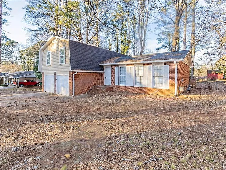392 Harmony Grove Rd — Photo 2