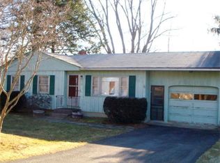 57 Valley View Cir, Amherst, MA 01002