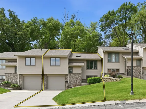 1129 Arbor Ridge Dr, Council Bluffs, IA 51503