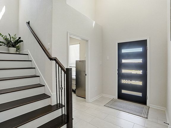 5th image of 1615 Lawnside