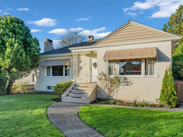 2225 W 22nd Ave, Vancouver, BC V6L 1L6