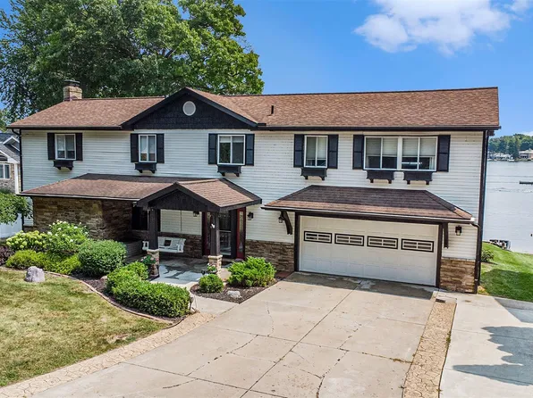 13293 Lake Shore Dr, Fenton, MI 48430