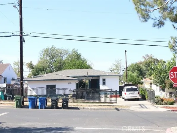 11031 Woodward Ave, Sunland, CA 91040