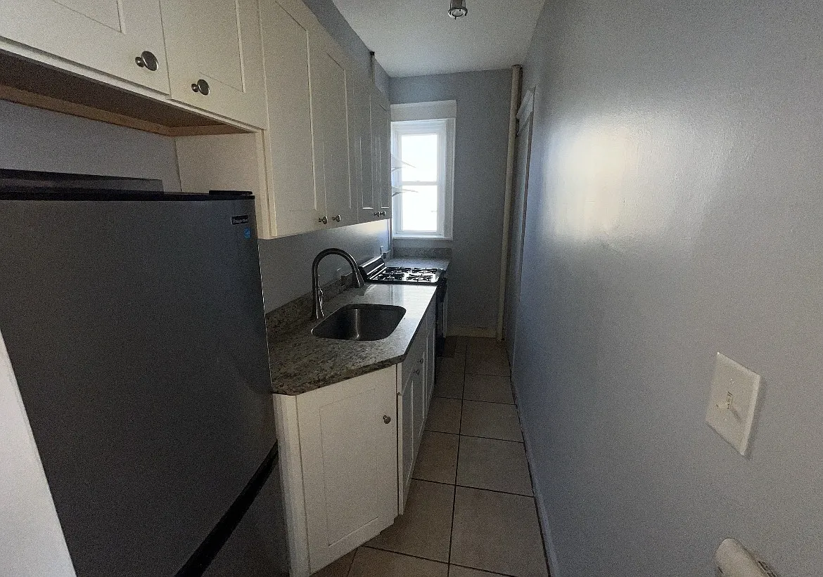582 Park Ave - 4 — Photo 4