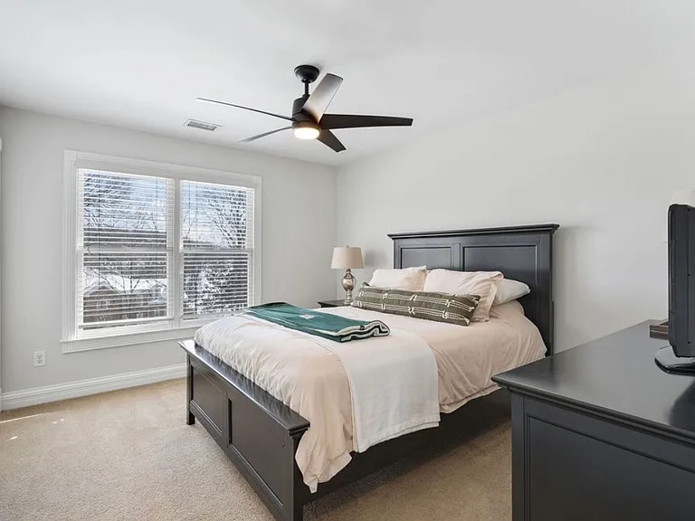156 N Berwick Ln — Photo 18