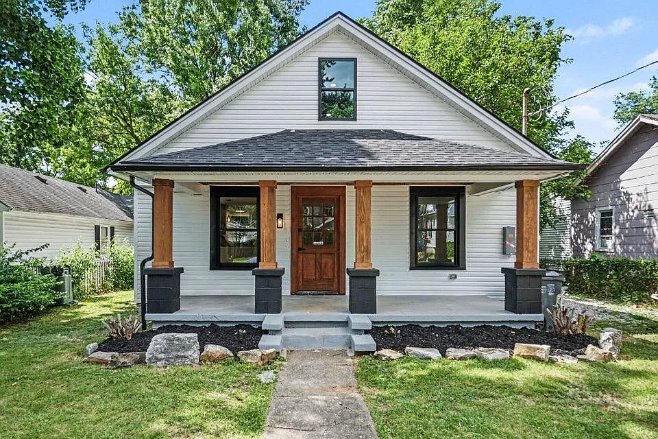 3 bed, 2.0 bath, 1488 sqft, $2,700 — Photo 1