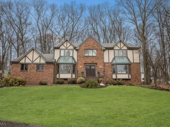 6 Harmony Ct, Washington Twp., NJ 07853