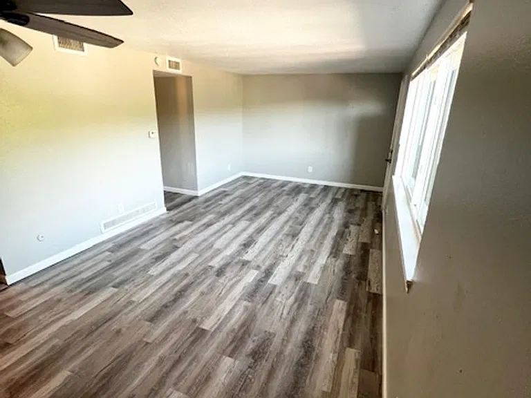 421 - 425 E Fountain Pl — Photo 8
