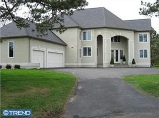 1112 Timbergate Dr, Rydal, PA 19046