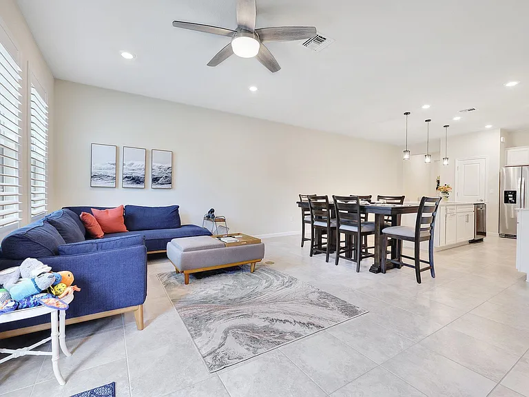 1807 SE Ocean Cove Way — Photo 16