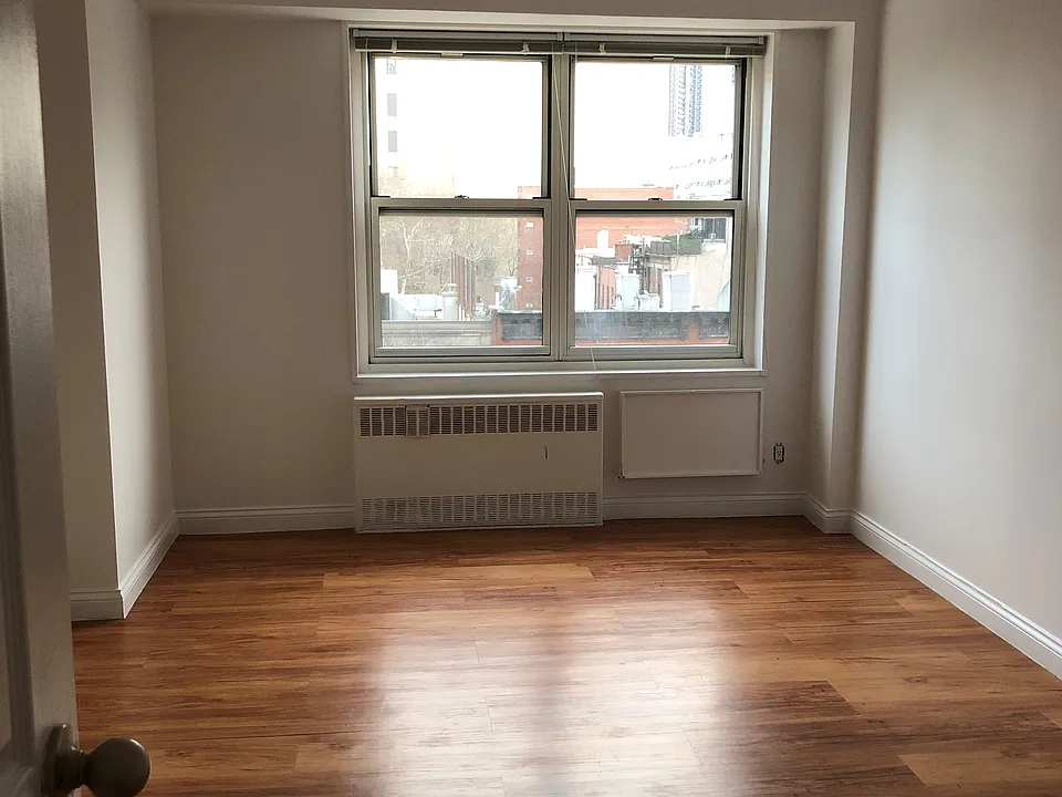 747 10th Ave #26B