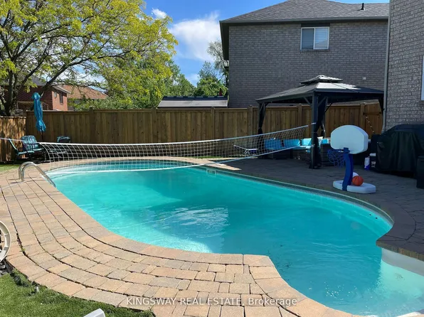570 Enfield Rd, Burlington, ON L7T 2X5