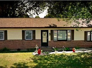111 E 5th St, Coal Valley, IL
