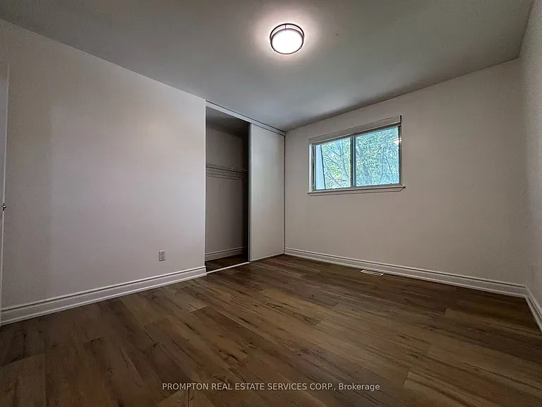 22 Poplar Cres — Photo 12