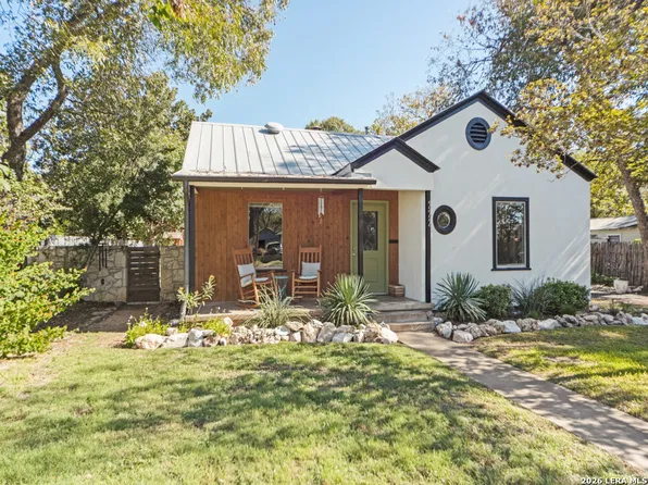 222 W Centre St, Fredericksburg, TX 78624